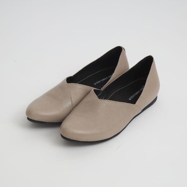 yuko imanishi＋/IBUKI -履き心地はまるでスニーカー！美シルエットの